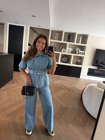 Anna set