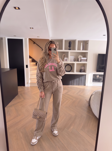La suit
